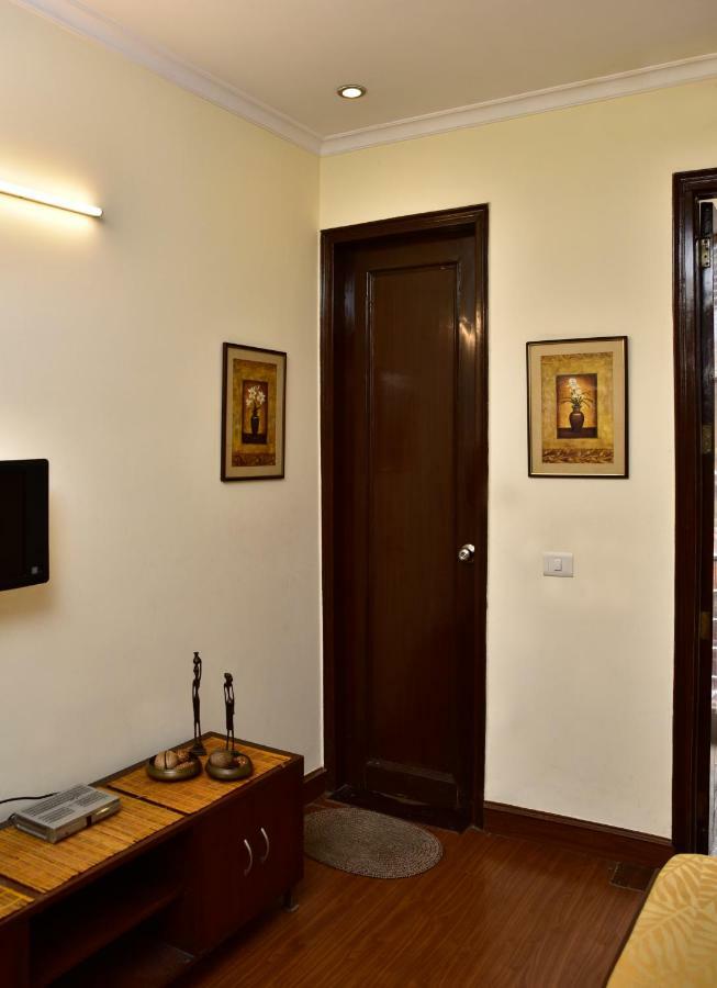 2Bhk Comfortable Furnished Serviced Apartments In Hauz Khas - Woodpecker Apartments New Delhi Exterior photo