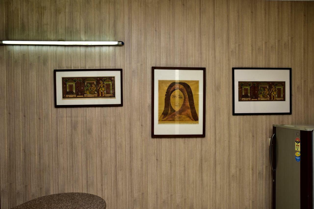 2Bhk Comfortable Furnished Serviced Apartments In Hauz Khas - Woodpecker Apartments New Delhi Exterior photo